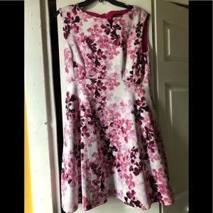 Tahari sleeveless floral dress size 10
